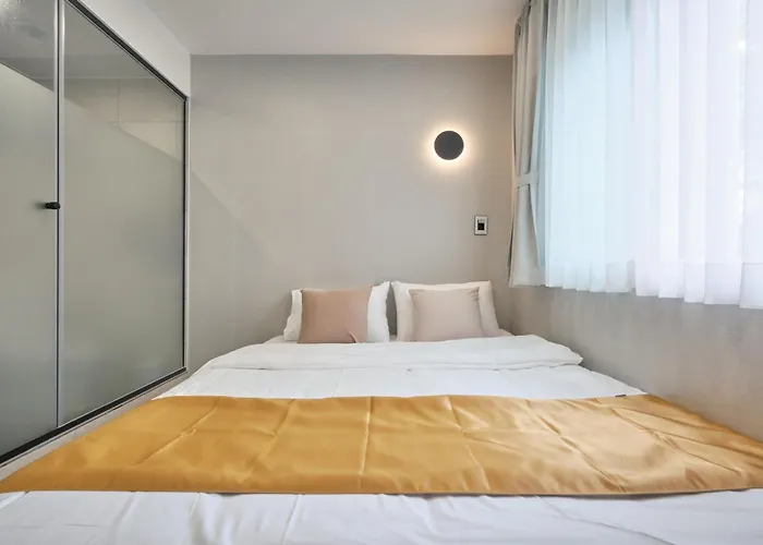 Jongno Hotel 2*